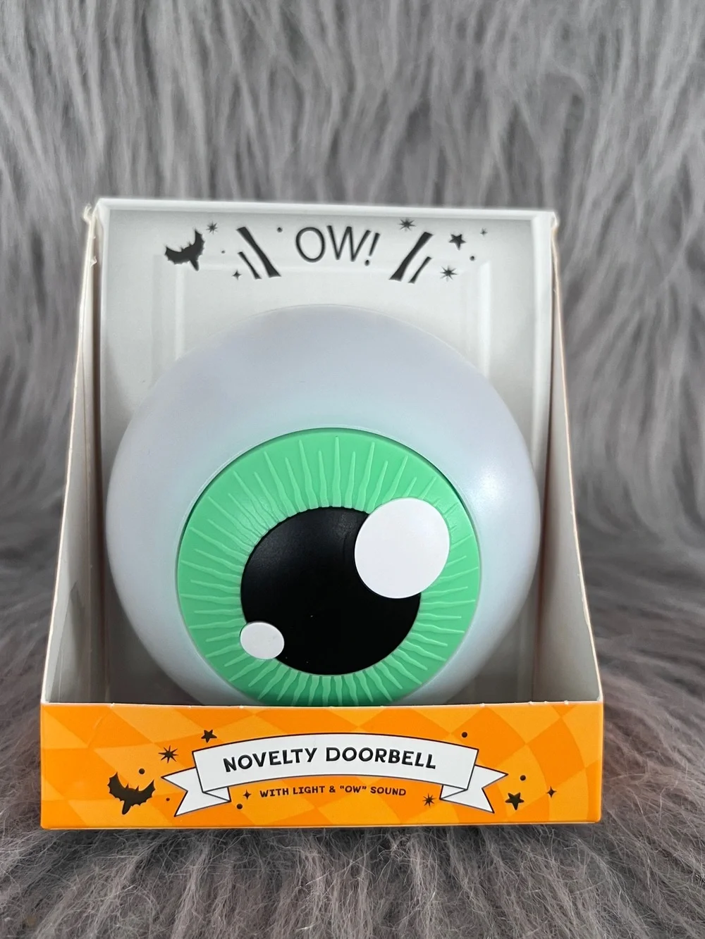 Green Eyeball Novelty Doorbell with Light and “OW” Sound. NWT. Target bullseye